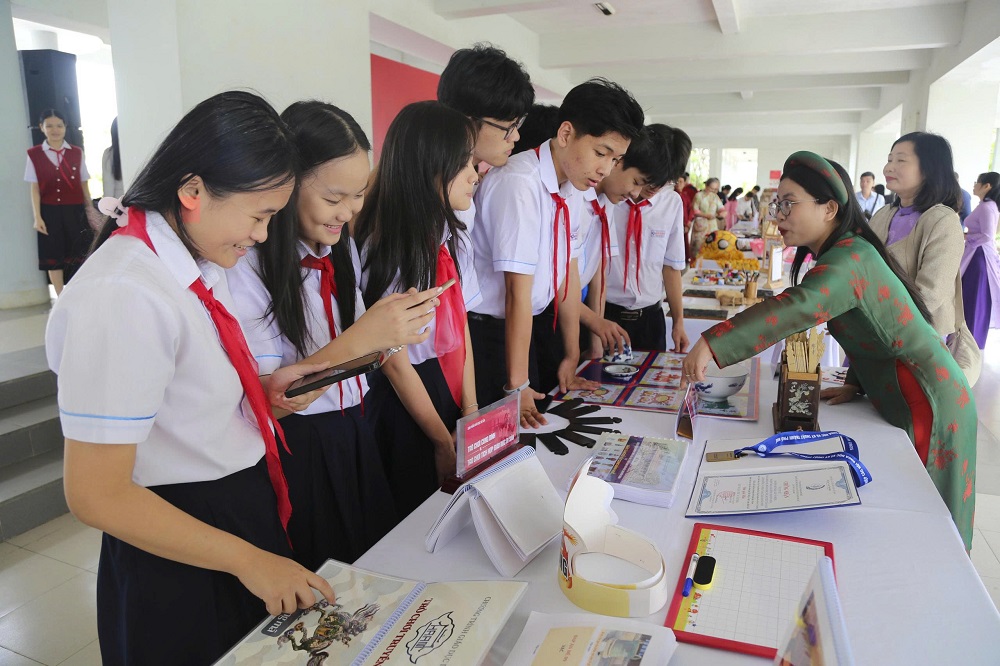 tổng kết, giáo dục di sản, di sản Huế, trường học di sản, học sinh Huế, văn hóa Huế, di tích Cố đô Huế, giáo dục Huế, trải nghiệm di sản, chuyển đổi số di sản