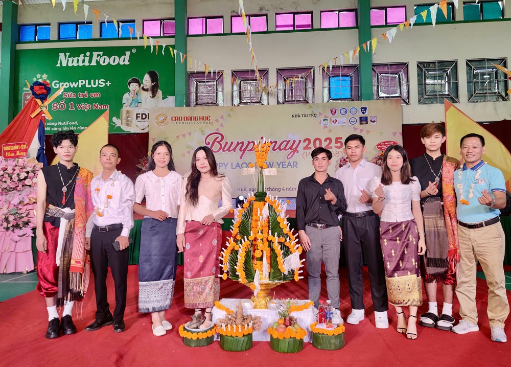 Trường Cao đẳng Huế đón Tết Bunpimay, Sinh viên Lào đón năm mới tại Huế, Văn hóa Lào tại Trường Cao đẳng Huế, Bunpimay Huế 2025 có gì đặc biệt, Lễ hội văn hóa Việt – Lào tại Huế, Giao lưu văn nghệ sinh viên Lào Việt tại Huế, Tết cổ truyền Lào Bunpima Trường Cao đẳng Huế đón Tết Bunpimay, Sinh viên Lào đón năm mới tại Huế, Văn hóa Lào tại Trường Cao đẳng Huế, Bunpimay Huế 2025 có gì đặc biệt, Lễ hội văn hóa Việt – Lào tại Huế, Giao lưu văn nghệ sinh viên Lào Việt tại Huế, Tết cổ truyền Lào Bunpima