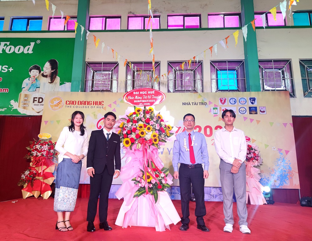 Trường Cao đẳng Huế đón Tết Bunpimay, Sinh viên Lào đón năm mới tại Huế, Văn hóa Lào tại Trường Cao đẳng Huế, Bunpimay Huế 2025 có gì đặc biệt, Lễ hội văn hóa Việt – Lào tại Huế, Giao lưu văn nghệ sinh viên Lào Việt tại Huế, Tết cổ truyền Lào Bunpimay là gì, Trường học tổ chức Bunpimay cho sinh viên Lào, Du học sinh Lào ăn Tết xa quê tại Huế Trường Cao đẳng Huế đón Tết Bunpimay, Sinh viên Lào đón năm mới tại Huế, Văn hóa Lào tại Trường Cao đẳng Huế, Bunpimay Huế 2025 có gì đặc biệt, Lễ hội văn hóa Việt – Lào tại Huế, Giao lưu văn nghệ sinh viên Lào Việt tại Huế, Tết cổ truyền Lào Bunpimay là gì, Trường học tổ chức Bunpimay cho sinh viên Lào, Du học sinh Lào ăn Tết xa quê tại Huế