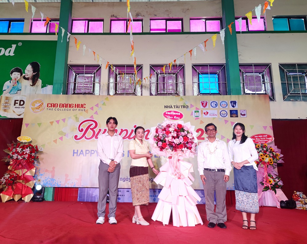 Trường Cao đẳng Huế đón Tết Bunpimay, Sinh viên Lào đón năm mới tại Huế, Văn hóa Lào tại Trường Cao đẳng Huế, Bunpimay Huế 2025 có gì đặc biệt, Lễ hội văn hóa Việt – Lào tại Huế, Giao lưu văn nghệ sinh viên Lào Việt tại Huế, Tết cổ truyền Lào Bunpimay là gì, Trường học tổ chức Bunpimay cho sinh viên Lào, Du học sinh Lào ăn Tết xa quê tại Huế Trường Cao đẳng Huế đón Tết Bunpimay, Sinh viên Lào đón năm mới tại Huế, Văn hóa Lào tại Trường Cao đẳng Huế, Bunpimay Huế 2025 có gì đặc biệt, Lễ hội văn hóa Việt – Lào tại Huế, Giao lưu văn nghệ sinh viên Lào Việt tại Huế, Tết cổ truyền Lào Bunpimay là gì, Trường học tổ chức Bunpimay cho sinh viên Lào, Du học sinh Lào ăn Tết xa quê tại Huế