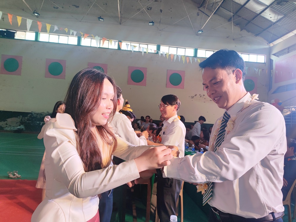 Trường Cao đẳng Huế đón Tết Bunpimay, Sinh viên Lào đón năm mới tại Huế, Văn hóa Lào tại Trường Cao đẳng Huế, Bunpimay Huế 2025 có gì đặc biệt, Lễ hội văn hóa Việt – Lào tại Huế, Giao lưu văn nghệ sinh viên Lào Việt tại Huế, Tết cổ truyền Lào Bunpimay là gì, Trường học tổ chức Bunpimay cho sinh viên Lào, Du học sinh Lào ăn Tết xa quê tại Huế Trường Cao đẳng Huế đón Tết Bunpimay, Sinh viên Lào đón năm mới tại Huế, Văn hóa Lào tại Trường Cao đẳng Huế, Bunpimay Huế 2025 có gì đặc biệt, Lễ hội văn hóa Việt – Lào tại Huế, Giao lưu văn nghệ sinh viên Lào Việt tại Huế, Tết cổ truyền Lào Bunpimay là gì, Trường học tổ chức Bunpimay cho sinh viên Lào, Du học sinh Lào ăn Tết xa quê tại Huế