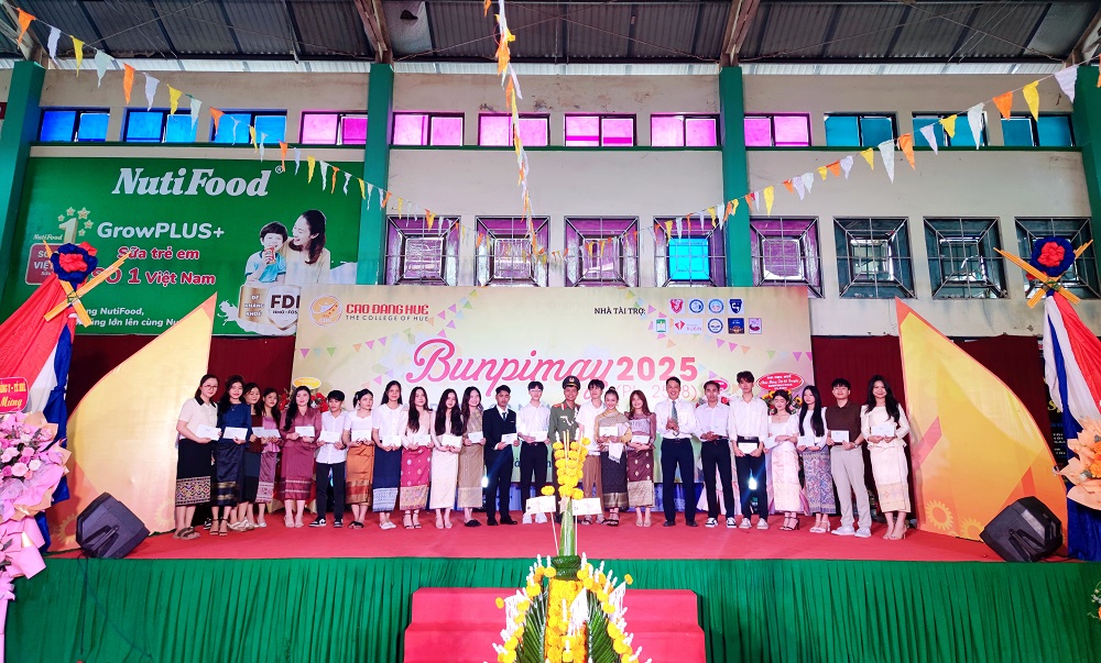 Trường Cao đẳng Huế đón Tết Bunpimay, Sinh viên Lào đón năm mới tại Huế, Văn hóa Lào tại Trường Cao đẳng Huế, Bunpimay Huế 2025 có gì đặc biệt, Lễ hội văn hóa Việt – Lào tại Huế, Giao lưu văn nghệ sinh viên Lào Việt tại Huế, Tết cổ truyền Lào Bunpima Trường Cao đẳng Huế đón Tết Bunpimay, Sinh viên Lào đón năm mới tại Huế, Văn hóa Lào tại Trường Cao đẳng Huế, Bunpimay Huế 2025 có gì đặc biệt, Lễ hội văn hóa Việt – Lào tại Huế, Giao lưu văn nghệ sinh viên Lào Việt tại Huế, Tết cổ truyền Lào Bunpima