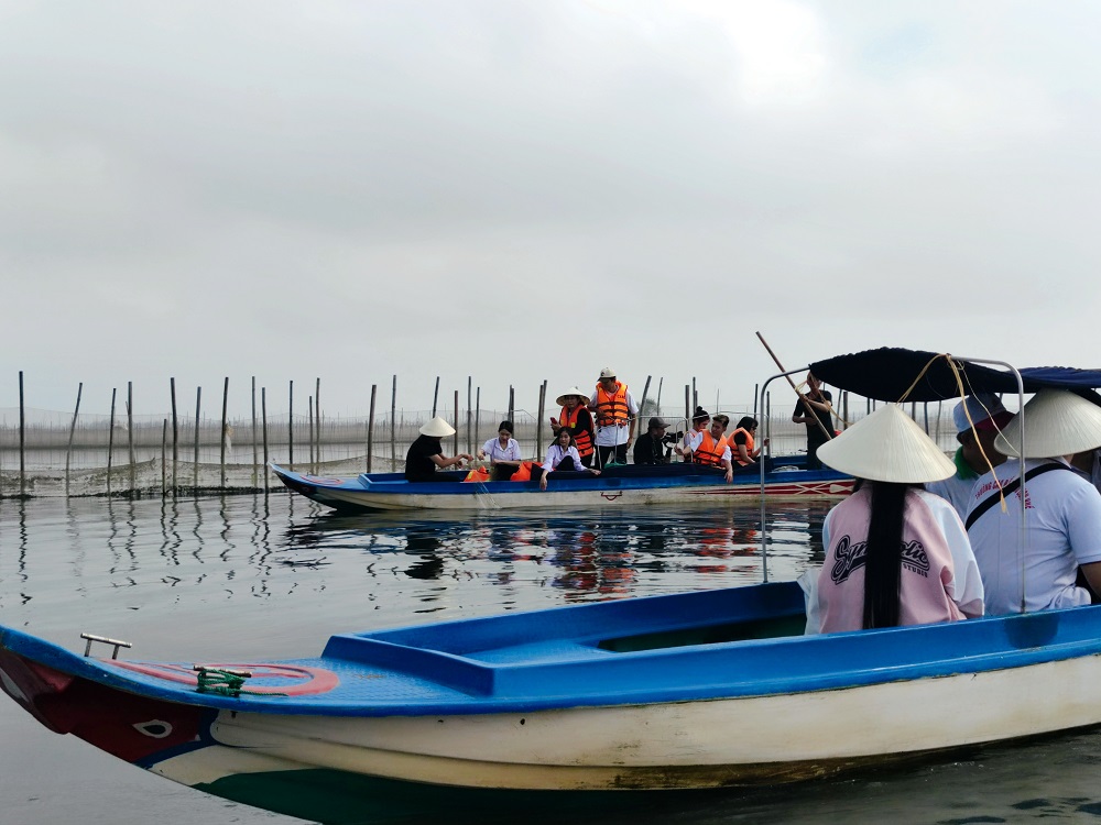 du lịch không rác nhựa, Đầm Chuồn Huế, du lịch sinh thái Huế, giảm rác thải nhựa Huế, dự án Huế - Đô thị giảm nhựa, Dự án TVA, WWF Việt Nam, Hoàng Ngọc Tường Vân, mô hình du lịch xanh, du lịch cộng đồng Đầm Chuồn, giảm thiểu rác thải nhựa, du lịch bền vững Huế, du lịch đầm phá Huế du lịch không rác nhựa, Đầm Chuồn Huế, du lịch sinh thái Huế, giảm rác thải nhựa Huế, dự án Huế - Đô thị giảm nhựa, Dự án TVA, WWF Việt Nam, Hoàng Ngọc Tường Vân, mô hình du lịch xanh, du lịch cộng đồng Đầm Chuồn, giảm thiểu rác thải nhựa, du lịch bền vững Huế, du lịch đầm phá Huế