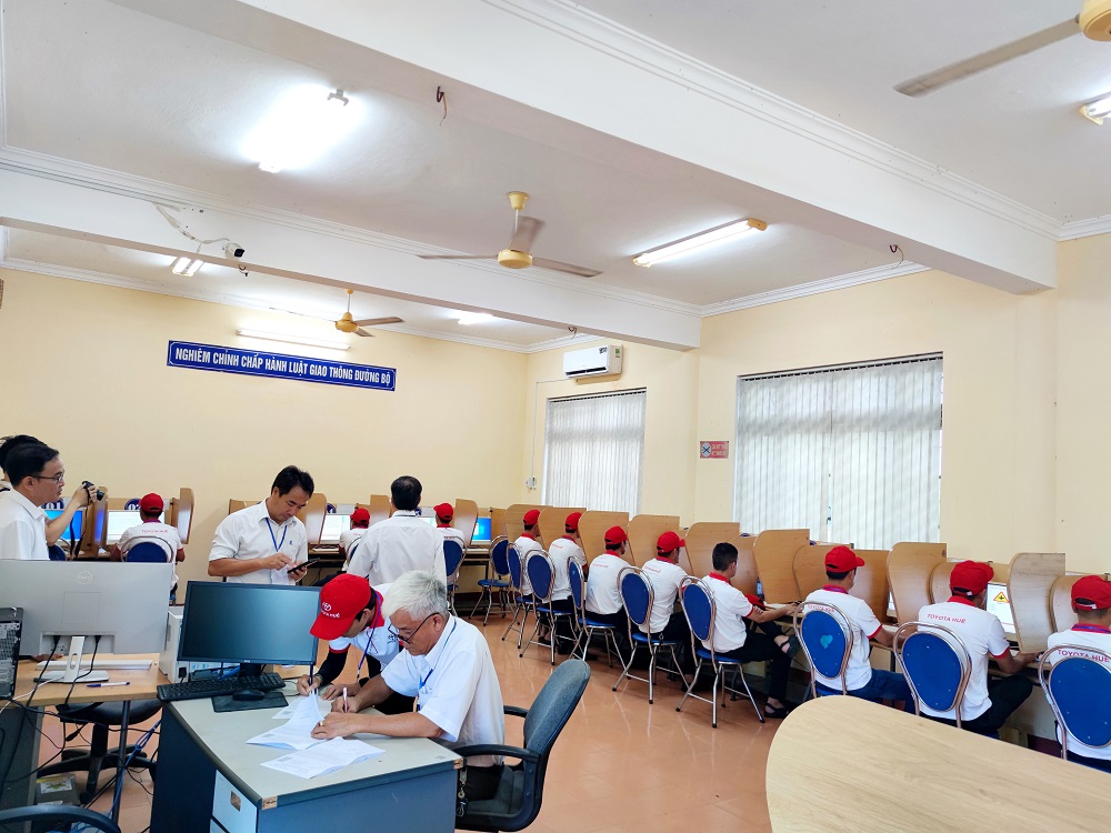 Hội thi, Giáo viên lái xe giỏi – An toàn, lần thứ 2, Trường Cao đẳng Huế, Công ty Cổ phần Toyota Huế, giáo viên lái xe giỏi, Đào tạo lái xe Huế, Kỷ niệm 20 năm thành lập, Trung tâm Sát hạch lái xe, Cao đẳng Huế, an toàn giao thông đường bộ Hội thi, Giáo viên lái xe giỏi – An toàn, lần thứ 2, Trường Cao đẳng Huế, Công ty Cổ phần Toyota Huế, giáo viên lái xe giỏi, Đào tạo lái xe Huế, Kỷ niệm 20 năm thành lập, Trung tâm Sát hạch lái xe, Cao đẳng Huế, an toàn giao thông đường bộ