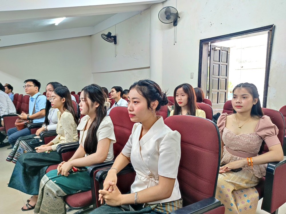 Trường Cao đẳng Huế, Hội nghị tổng kết, công tác đào tạo, quản lý, lưu học sinh Lào, tại Huế