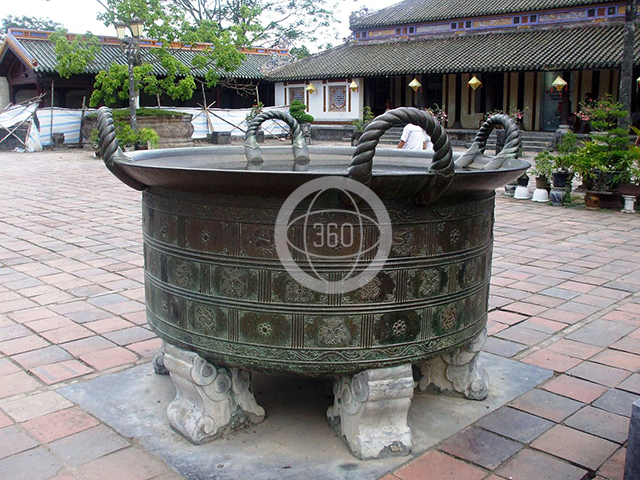 Xem 360o bộ sưu tập Vạc đồng thời chúa Nguyễn