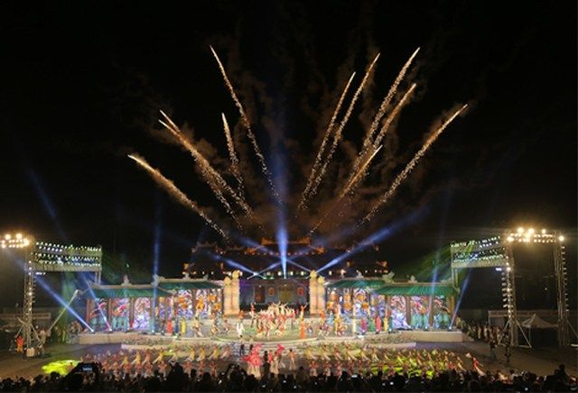 Từ năm 2000, Festival Huế được tổ chức 2 năm 1 lần 