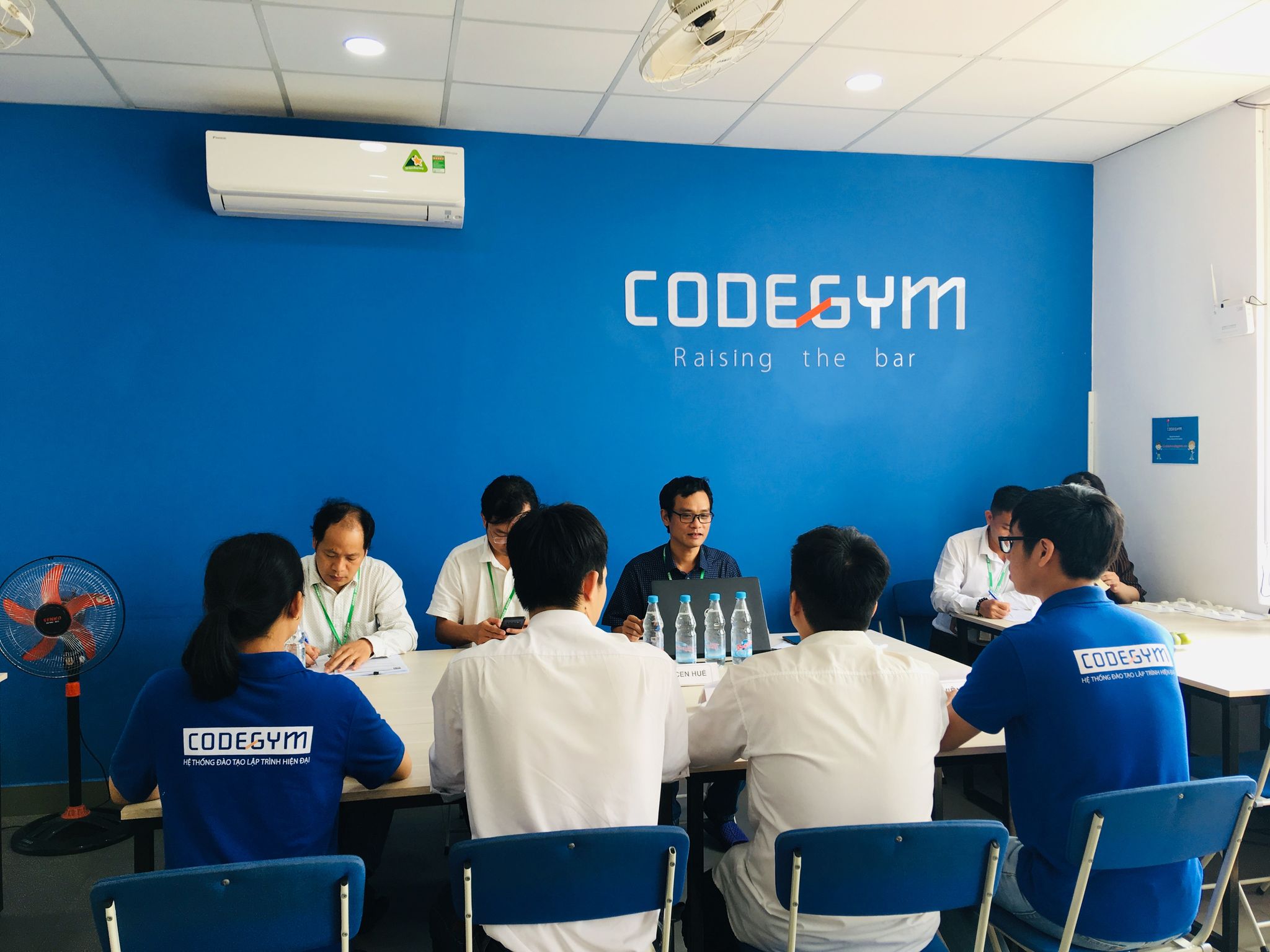 Học viên CodeGym Huế tham dự ngày hội phỏng vấn của doanh nghiệp.