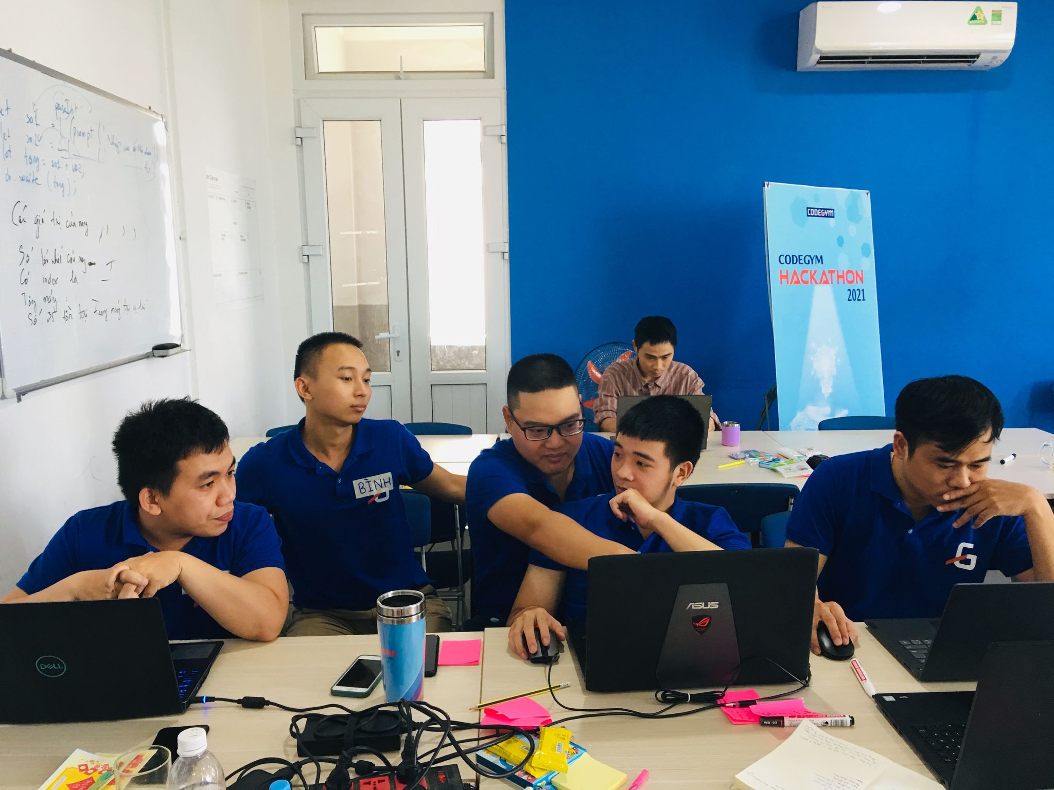 Học viên CodeGym Huế tham gia đấu trường Hackathon2021 cùng các bạn trên toàn Hệ thống CodeGym Việt Nam