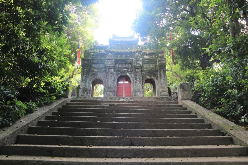 Cổng Tam Quan từ phía trước