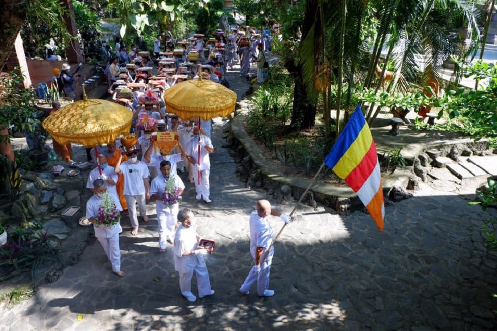 Đại lễ dâng Y Kathina tại chùa Thiền Lâm - Huế