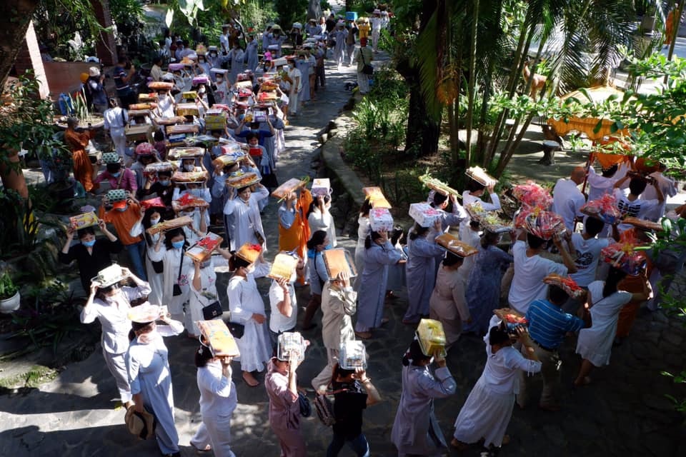 Đại lễ dâng Y Kathina tại chùa Thiền Lâm - Huế