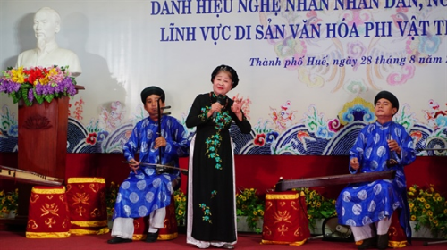 Nghệ nhân ưu tú Kim Vàng một đời với nghệ thuật Ca Huế