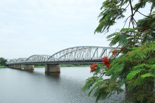 Sông Hương và cầu Trường Tiền, cố đô Huế