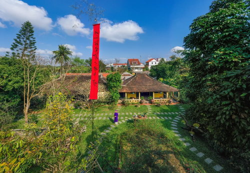  Lễ dựng nêu ở một nhà người Huế