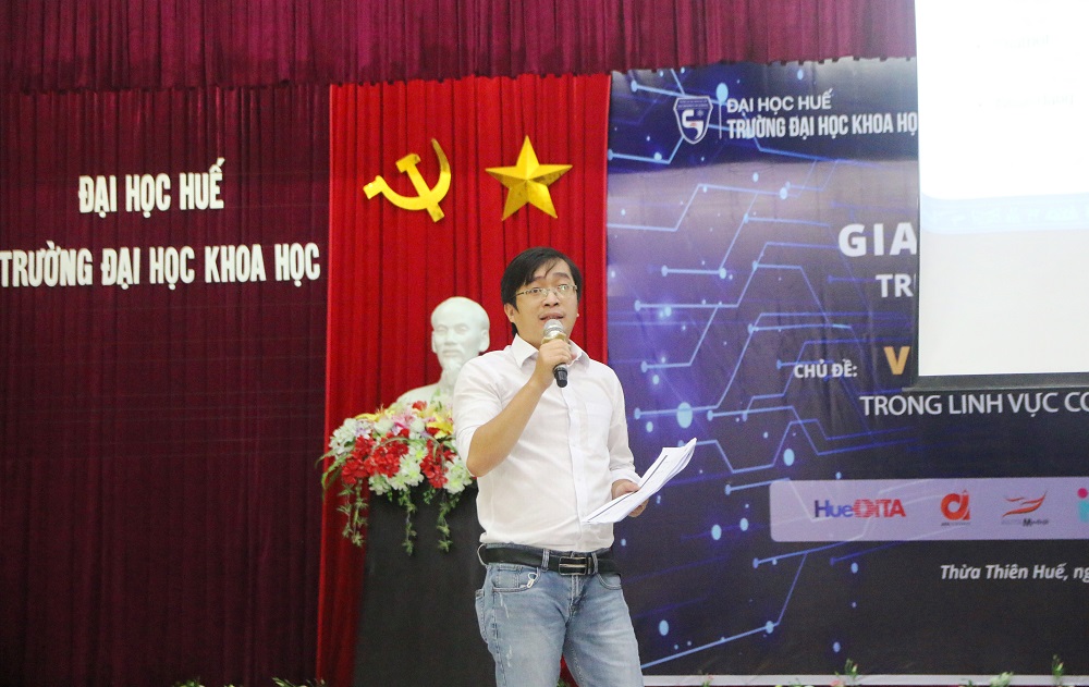 Ông Huỳnh Phước Hòa, Giám đốc Cty Lạc Việt - Chi nhánh Huế chia sẻ thông tin tại chương trình