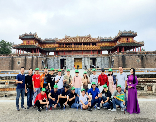 HDV du lịch Cẩm Hiền: Lan tỏa tình yêu quê hương qua tà áo dài truyền thống