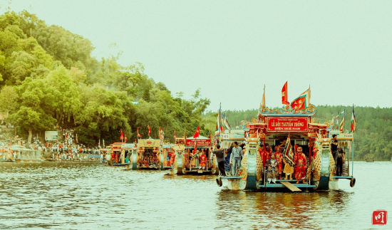 Lễ Hội Điện Hòn Chén