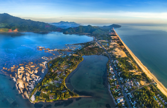 Vịnh biển Lăng Cô