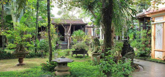 Khung cảnh cổ kính và nên thơ của nhà hàng Vườn Ý Thảo