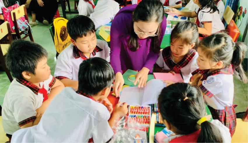 Cô Nga luôn dành tâm huyết, yêu thương "nâng bước" học trò