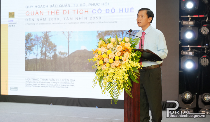 Chairman of the People’s Committee of Thua Thien Hue province Nguyen Van Phuong speaks at the workshop