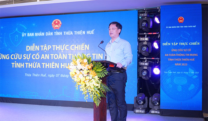 Phó Chủ tịch Thường trực UBND tỉnh, Trưởng BTC Diễn tập Nguyễn Thanh Bình phát biểu tại diễn tập