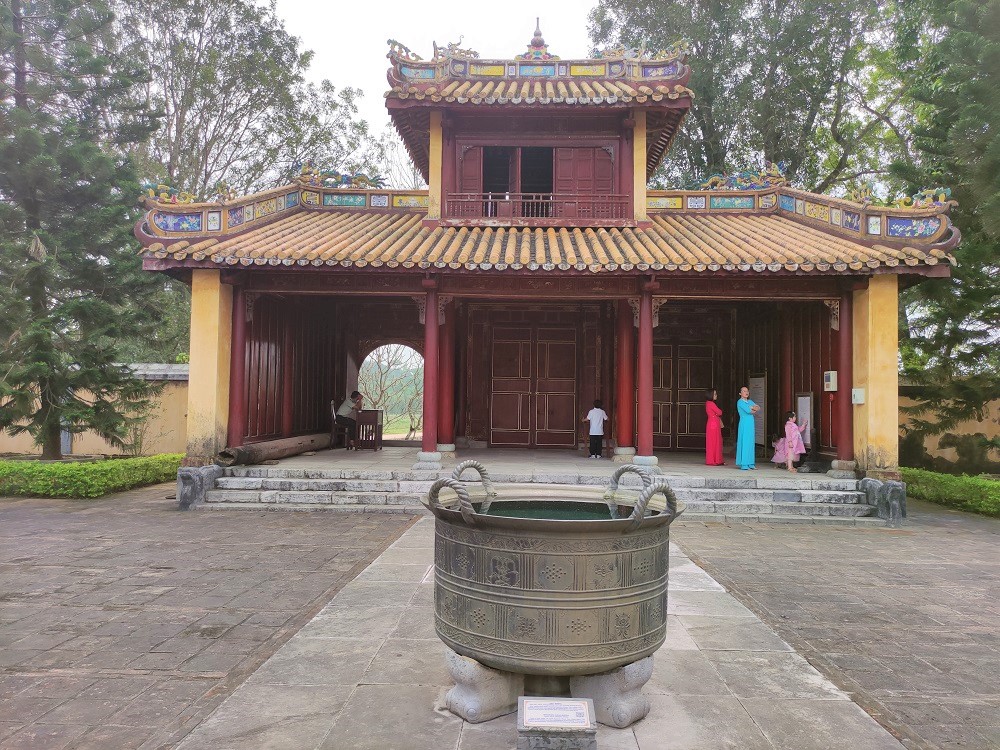 Dong Khanh Tomb