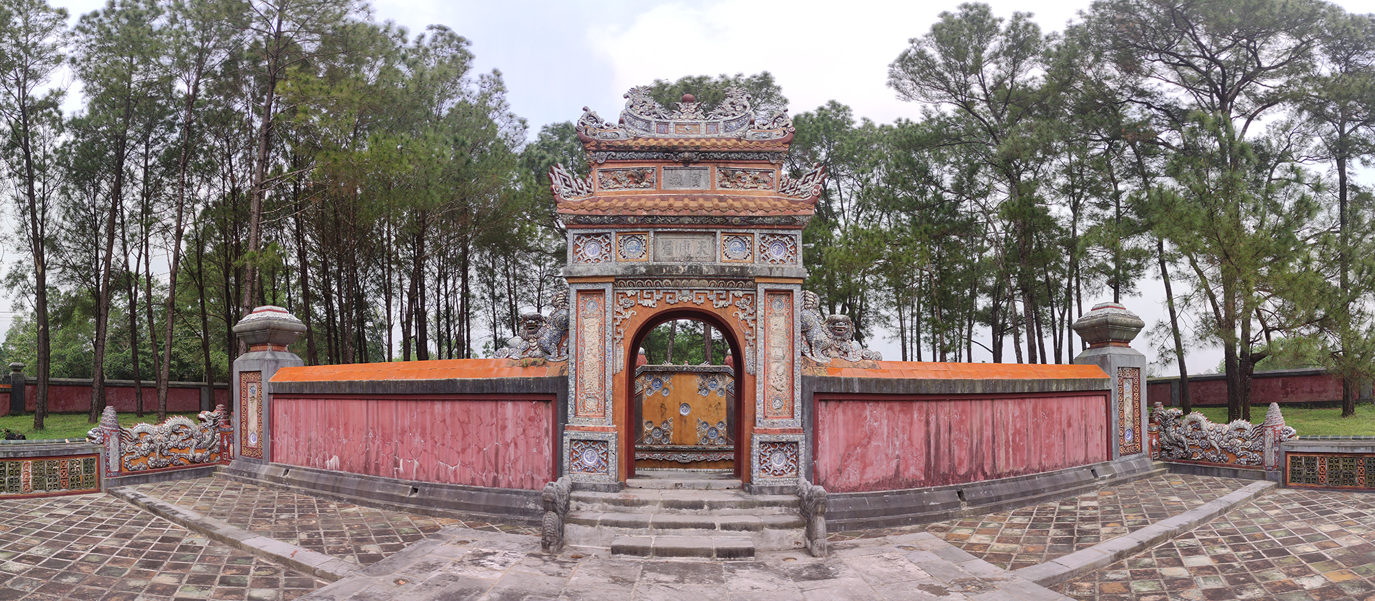 Dong Khanh Tomb