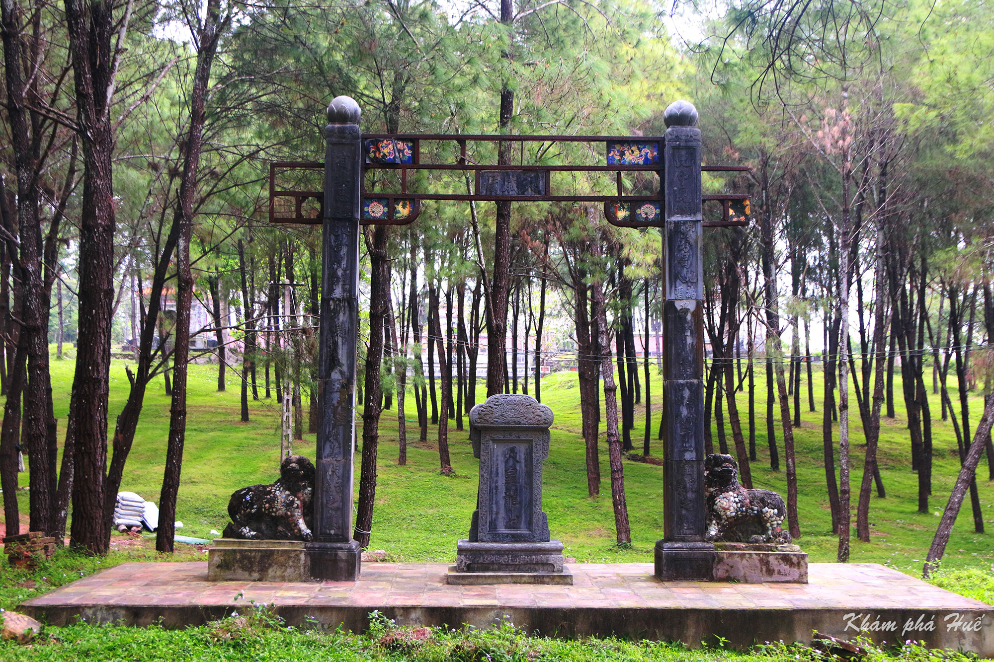 Dong Khanh Tomb