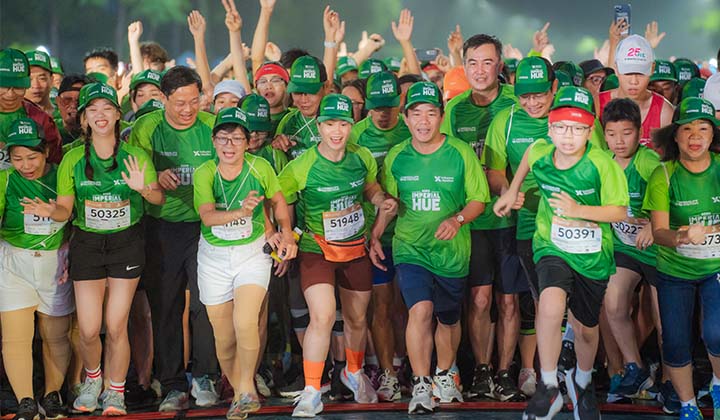 Chairman Nguyen Van Phuong and Vice Chairman Nguyen Thanh Binh join in 5km distance