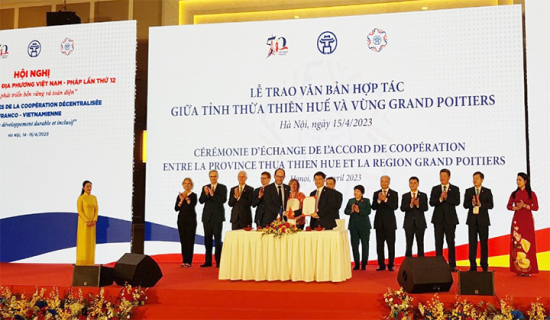 Thua Thien Hue and Grand Poitiers Urban Community (France) Sign Cooperation Agreement