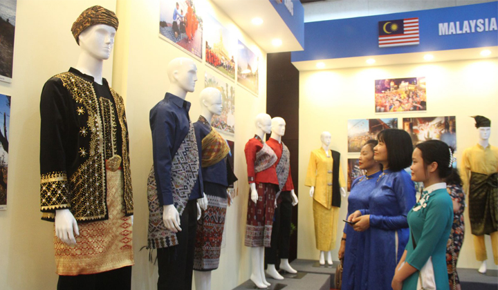 ASEAN National Costumes Exhibition 2022