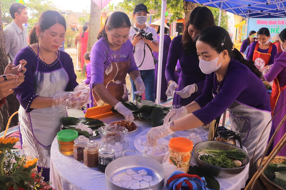 Hội thi làm bánh “ Bèo - Nậm - Lọc truyền thống Huế