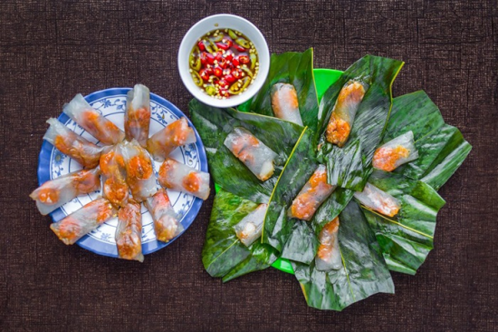 Ba Van Banh Loc (Stuffed Tapioca Dumplings)