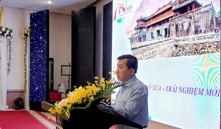 The Director of Thua Thien Hue Tourism Department Nguyen Van Phuc speaks at the workshop