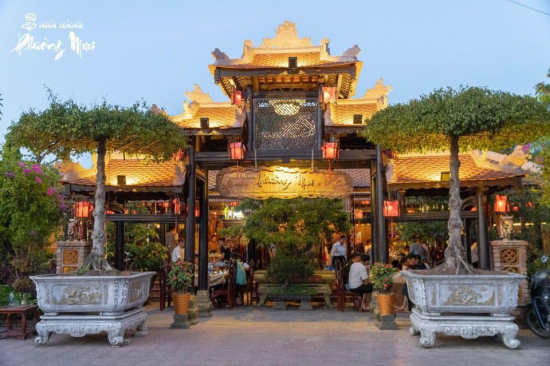 Hue Claypot Rice Restaurant - Phuong Mai