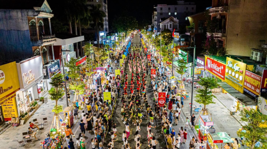 Discovering Entertainment Activities in Hue