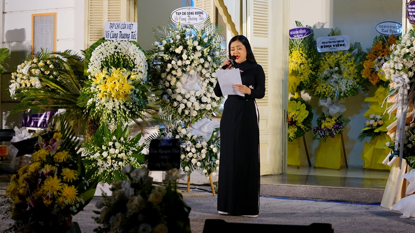  NSƯT Mai Lê diễn ngâm tác phẩm "Một ngày bỗng nhớ một ngày " của nhà văn Hoàng Phủ Ngọc Tường