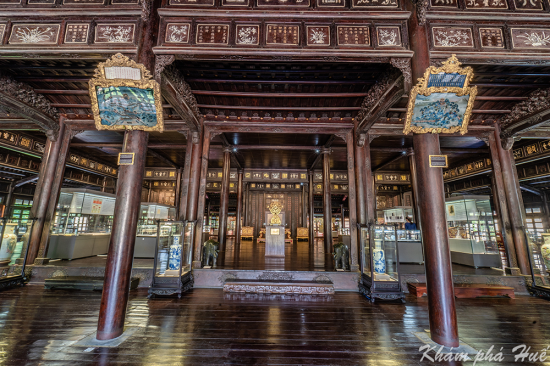 Bảo tàng Cổ vật Cung đình Huế (Musée Khải Định)
