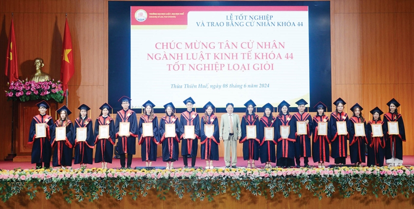  Trường đại học Luật nhiều năm qua cung ứng cho xã hội đội ngũ nhân lực chất lượng