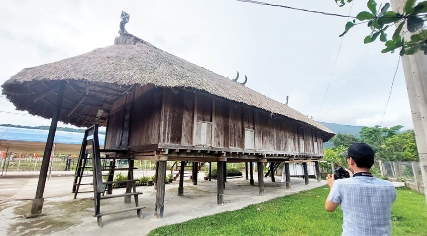 The A Nam Village Longhouse – A Symbol of Unity for the Pa Co People  