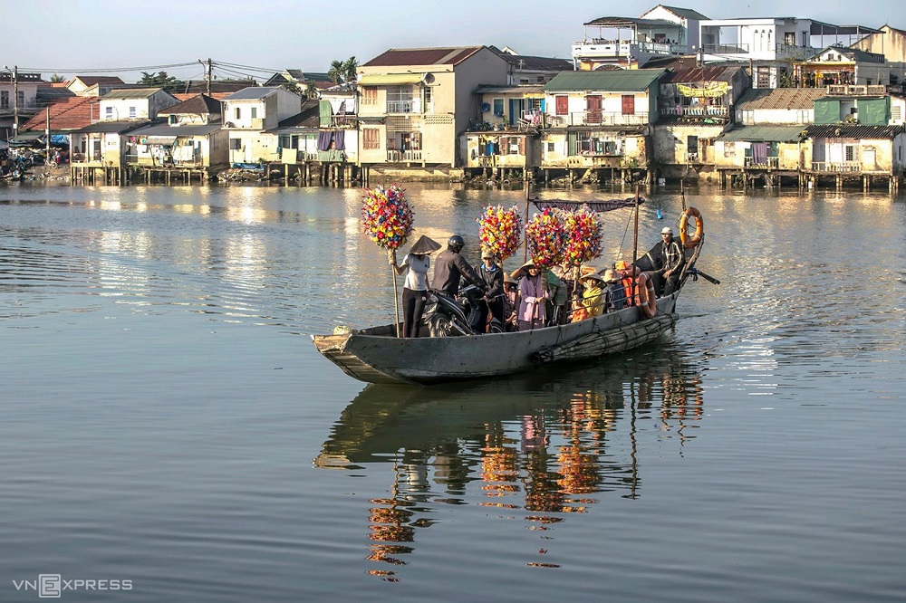 Bến đò ngang Bao Vinh