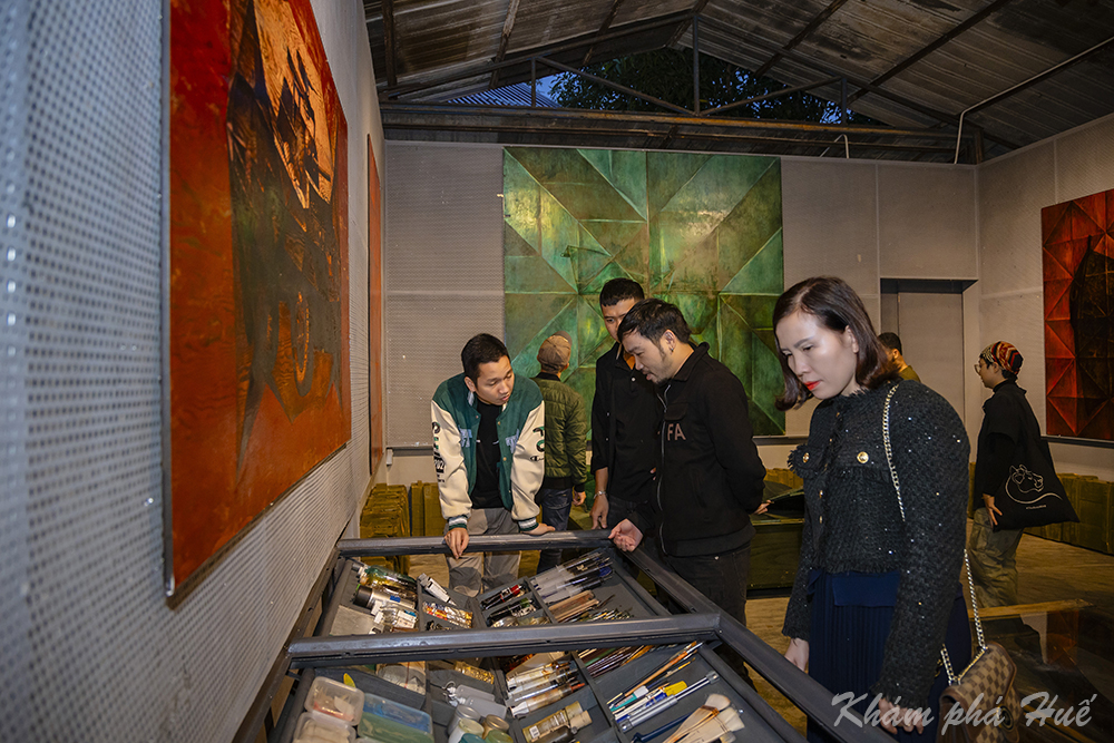 Không gian Nguyễn Văn Hè's Art Barracks