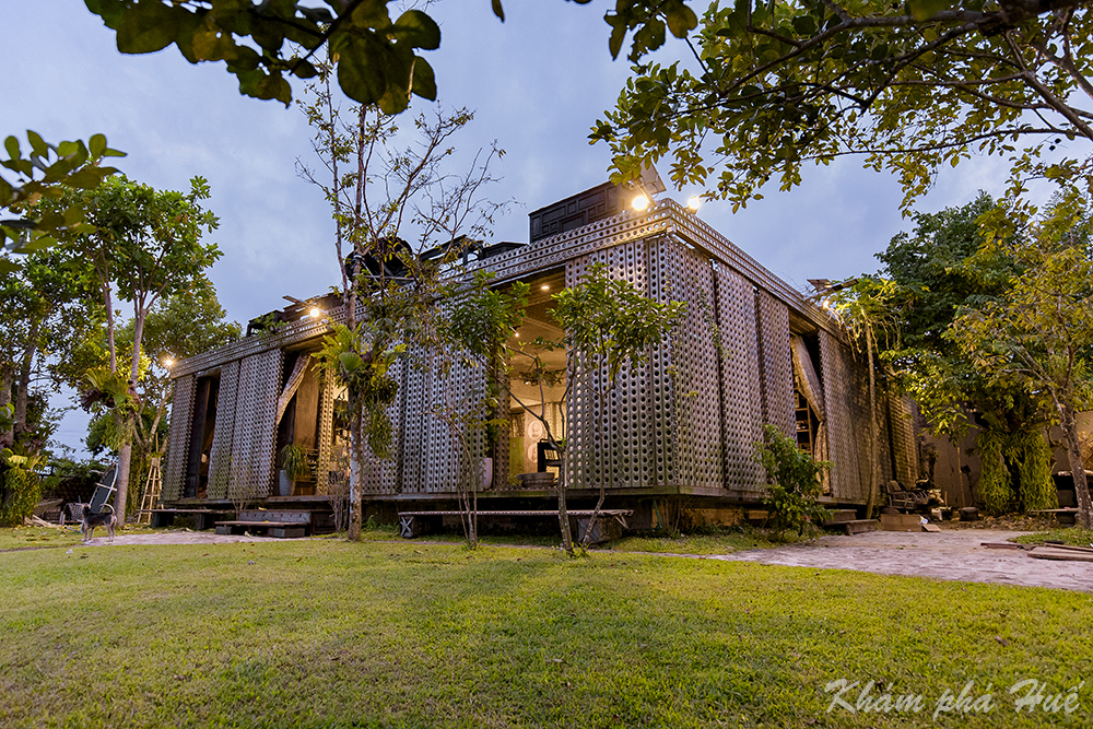 Không gian Nguyễn Văn Hè's Art Barracks