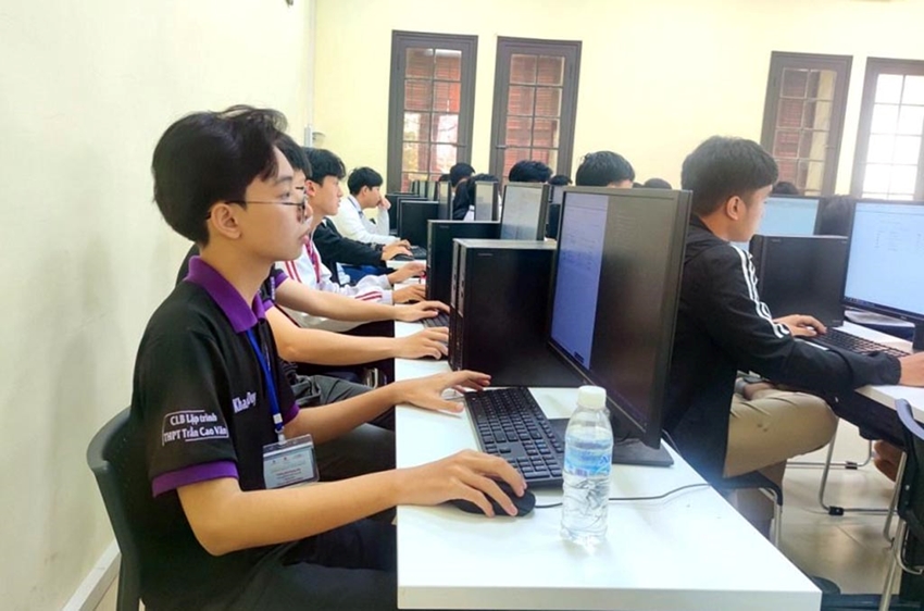   Các thí sinh tham gia cuộc thi Hue-ICT Challenge năm 2023 (Ảnh minh họa)