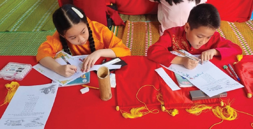 Học sinh Trường TH Trần Quốc Toản khai bút đầu xuân 