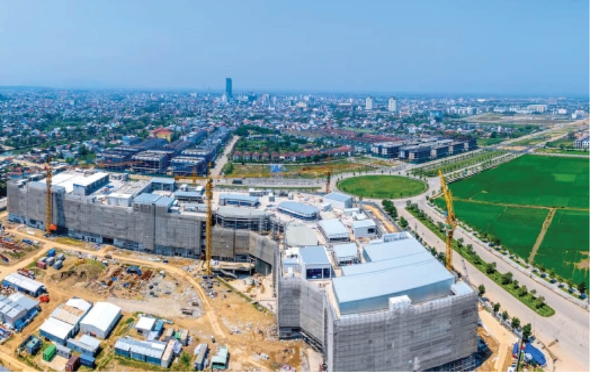  View of Aeon Mall Hue commercial center from above. Photo: Tran Thien