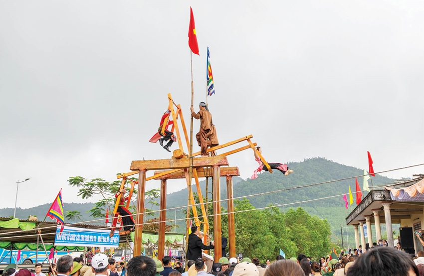  Phục dựng hội đu tiên truyền thống Phú Gia