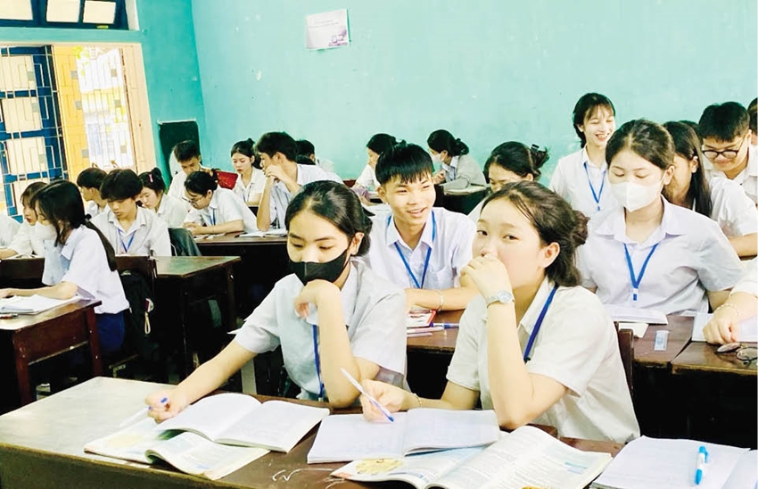  Học sinh Trường THPT Đặng Trần Côn trong giờ học. Ảnh: Nga Nguyễn 